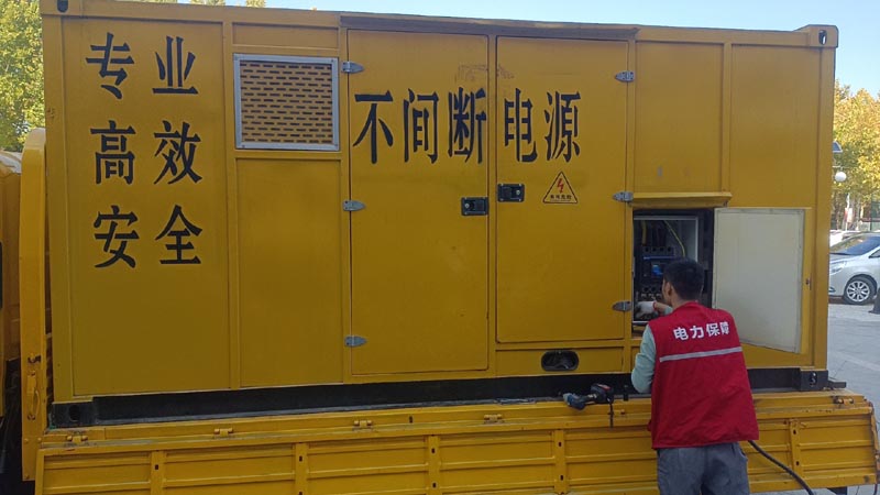 惠农柴油发电机组和UPS电源配合使用时，如何避免切换过程中的电力中断？